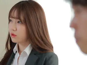 Em đẹp quá, cho anh đụ cái nhé!