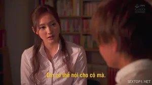 đưa cô giáo sắp xỉu về nhà chăm sóc, cậu học trò cơ hội vì cô giáo quá xinh